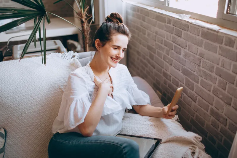 Why You Feel Like You're Already Friends With Someone You've Never Actually Met